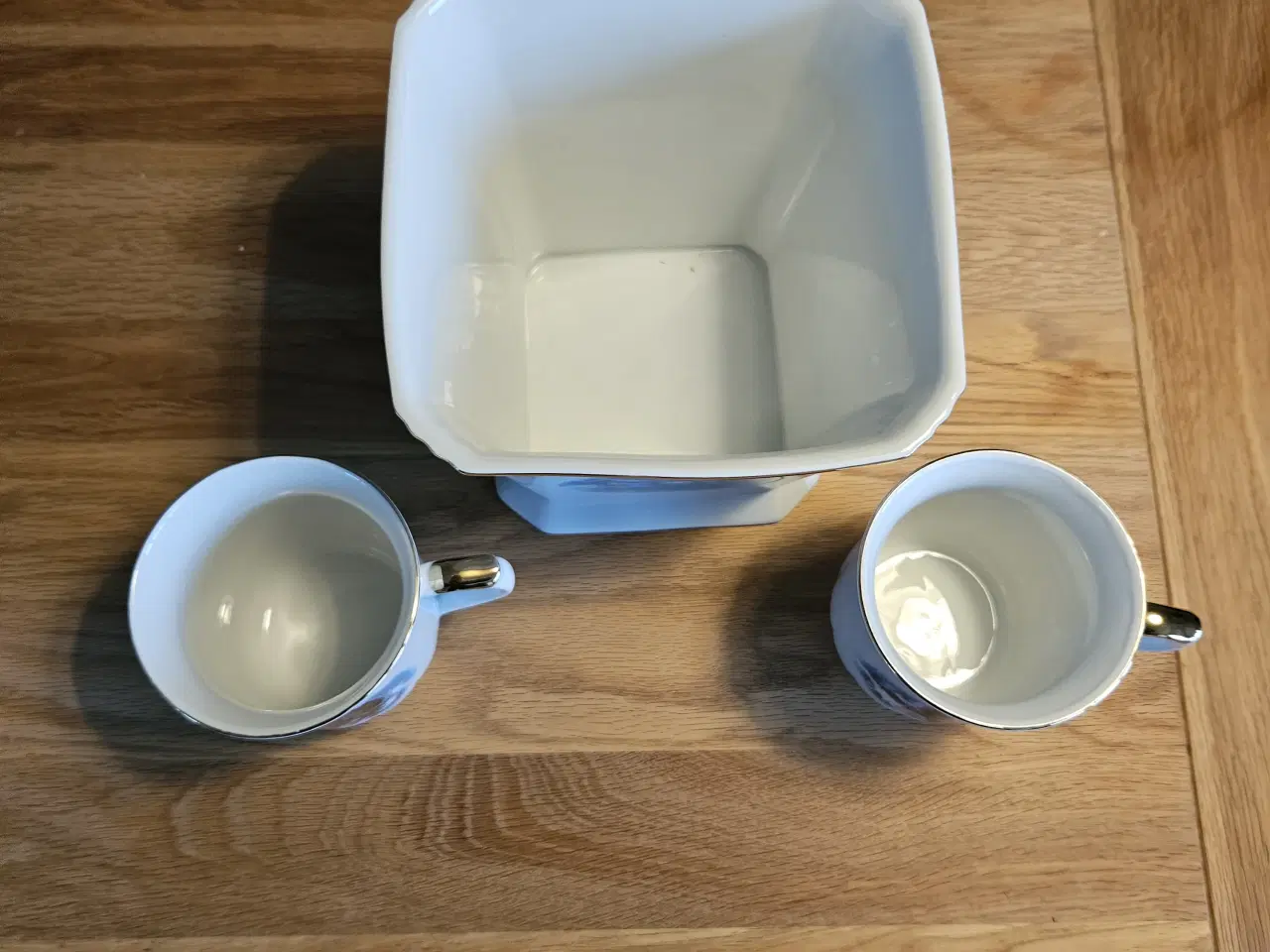 Billede 2 - Porcelæn 2 kopper og 1 vase 