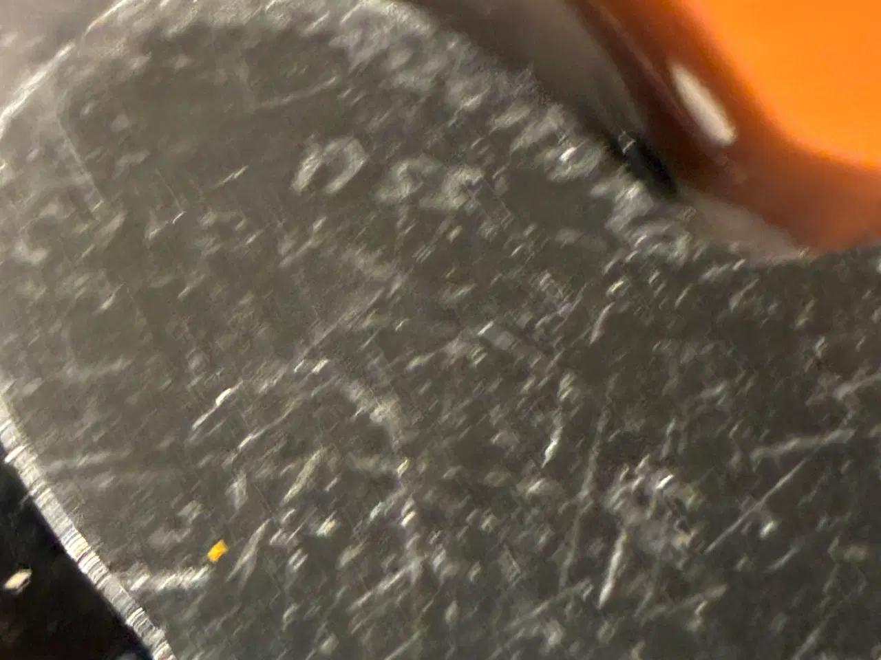 Billede 4 - Smukt vinrødt holmegaard vase og lille skål