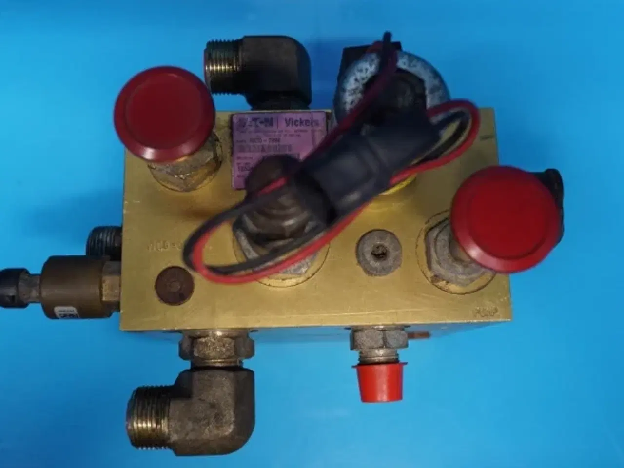 Billede 13 - Case 8010 Hydraulikventil 87109702