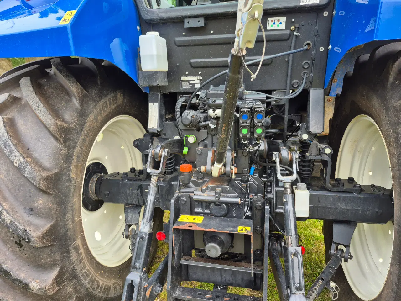 Billede 9 - Velholdt New Holland Traktor med lavt timetal