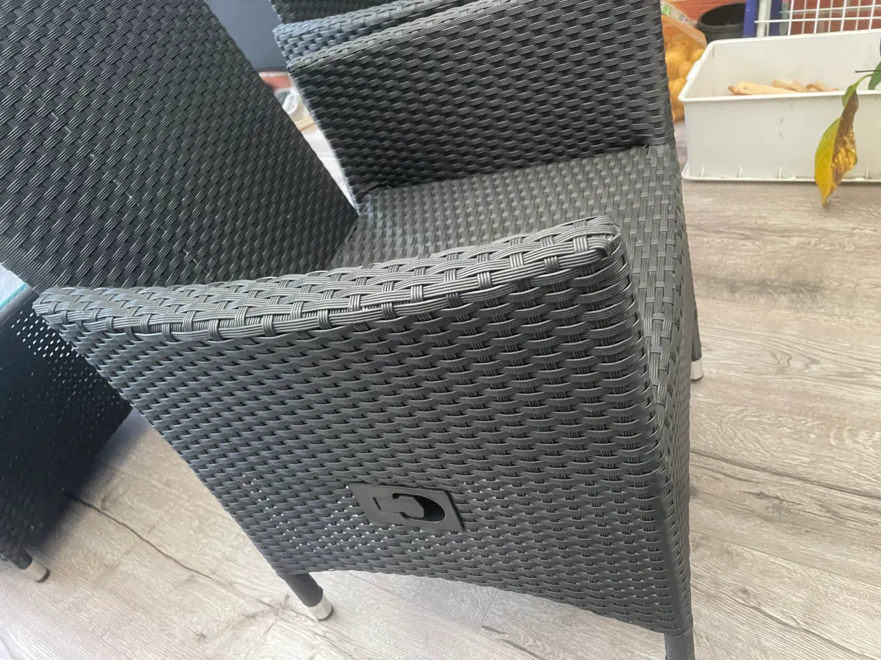 Billede 4 - Sælger de her to stole med positioner Flot velhol