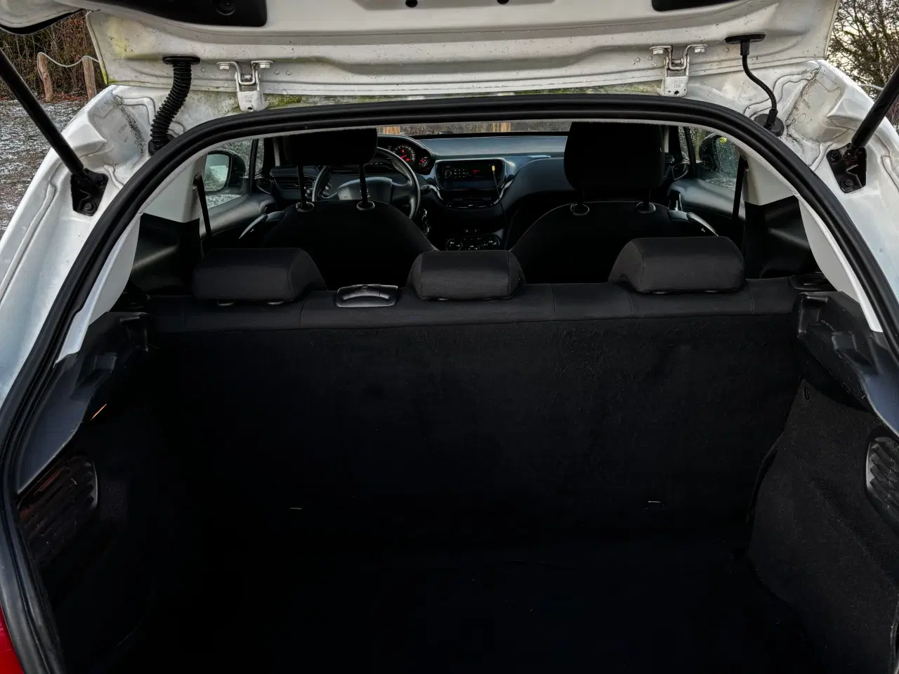 Billede 4 - Peugeot 208 med nyere motor sælges