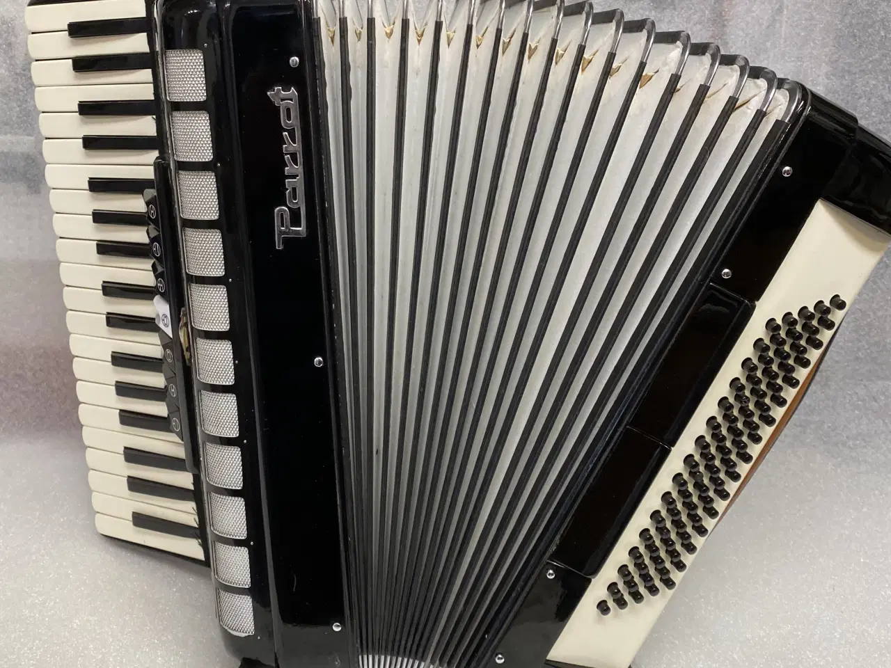 Billede 8 - Perrot tangent-harmonika sælges – nyserviceret