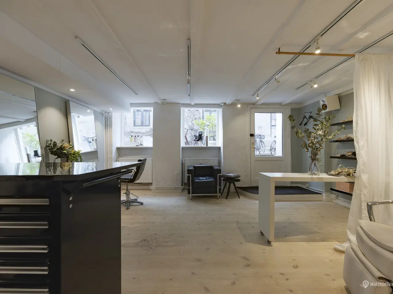 Billede 4 - 48 kvm. butik/frisør/klinik i hyggelig gade. København K