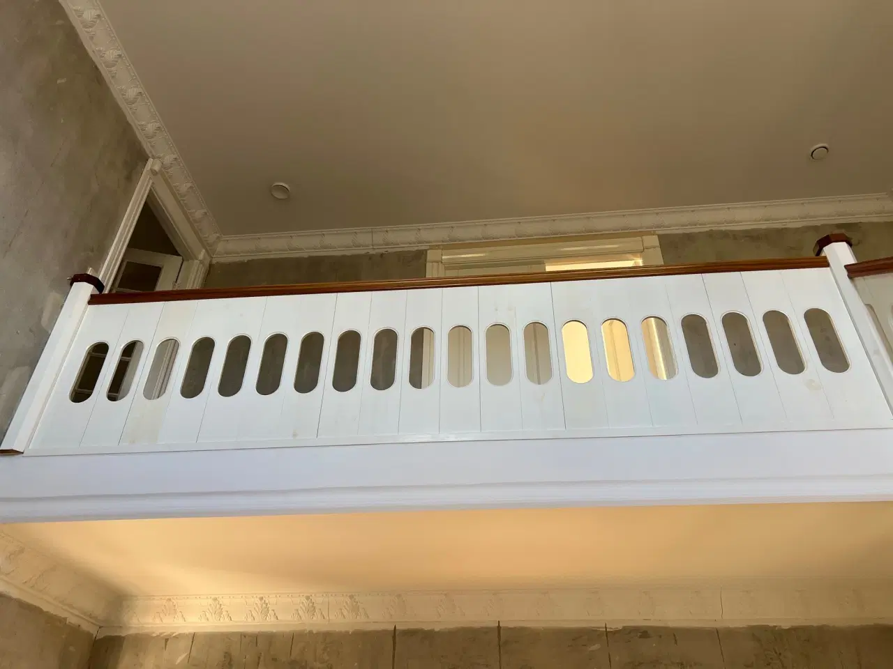 Billede 16 - Håndlavet snedker trappe i malet fyrtræ