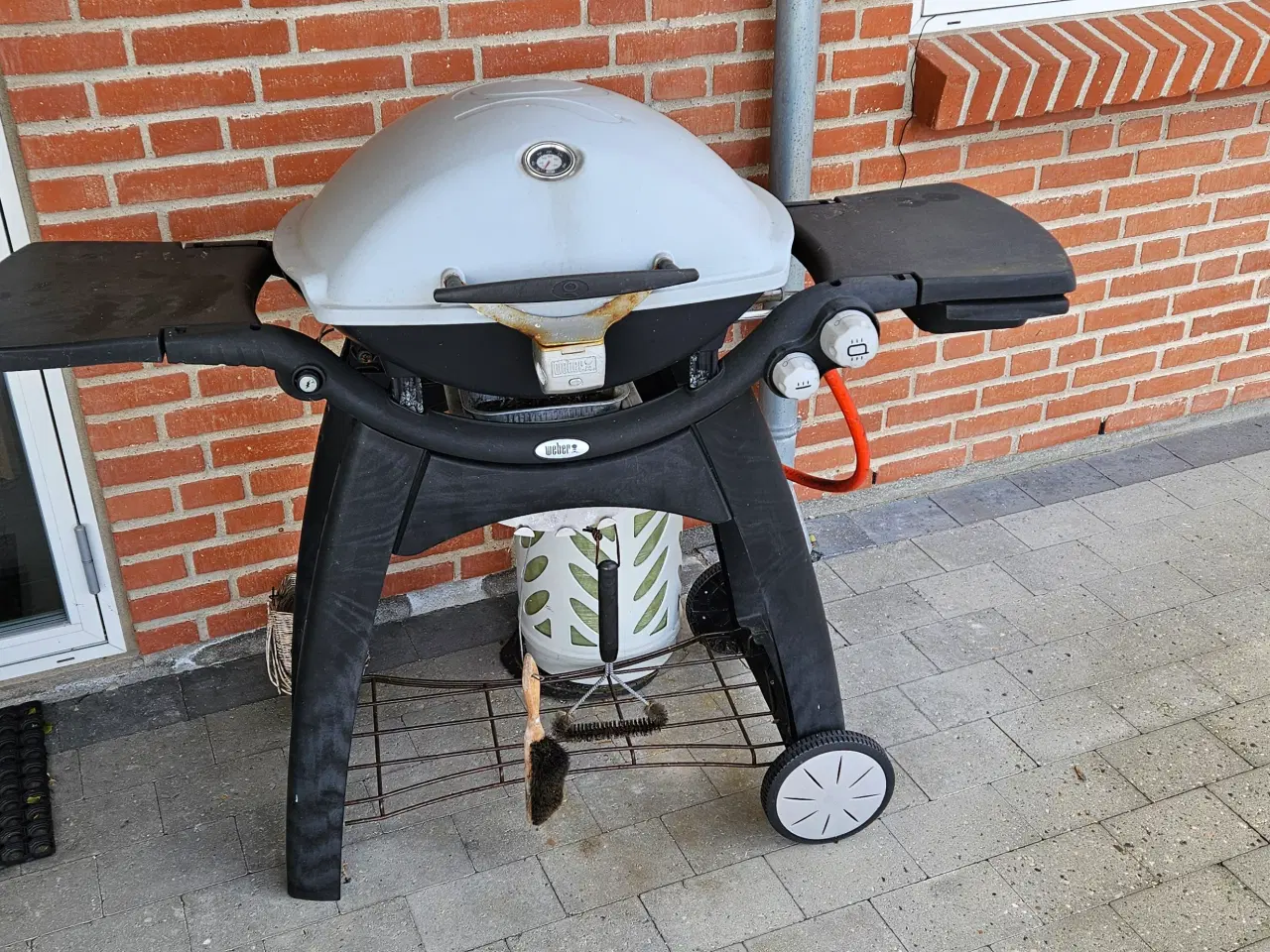 Billede 1 - Brugt Weber Gasgrill.