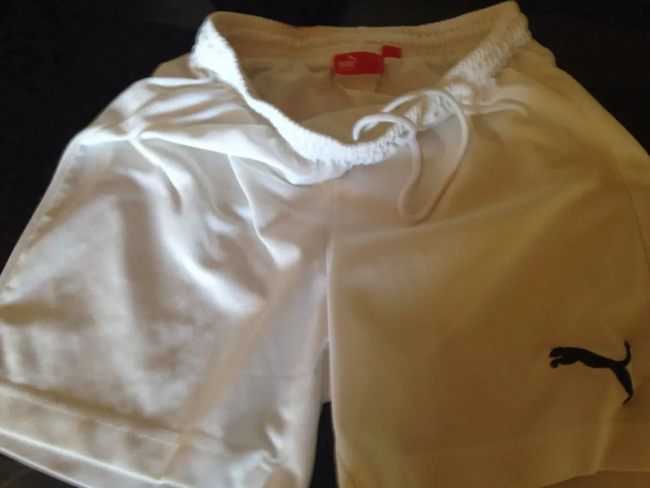 Billede 1 - Hvide addidas shorts str14
