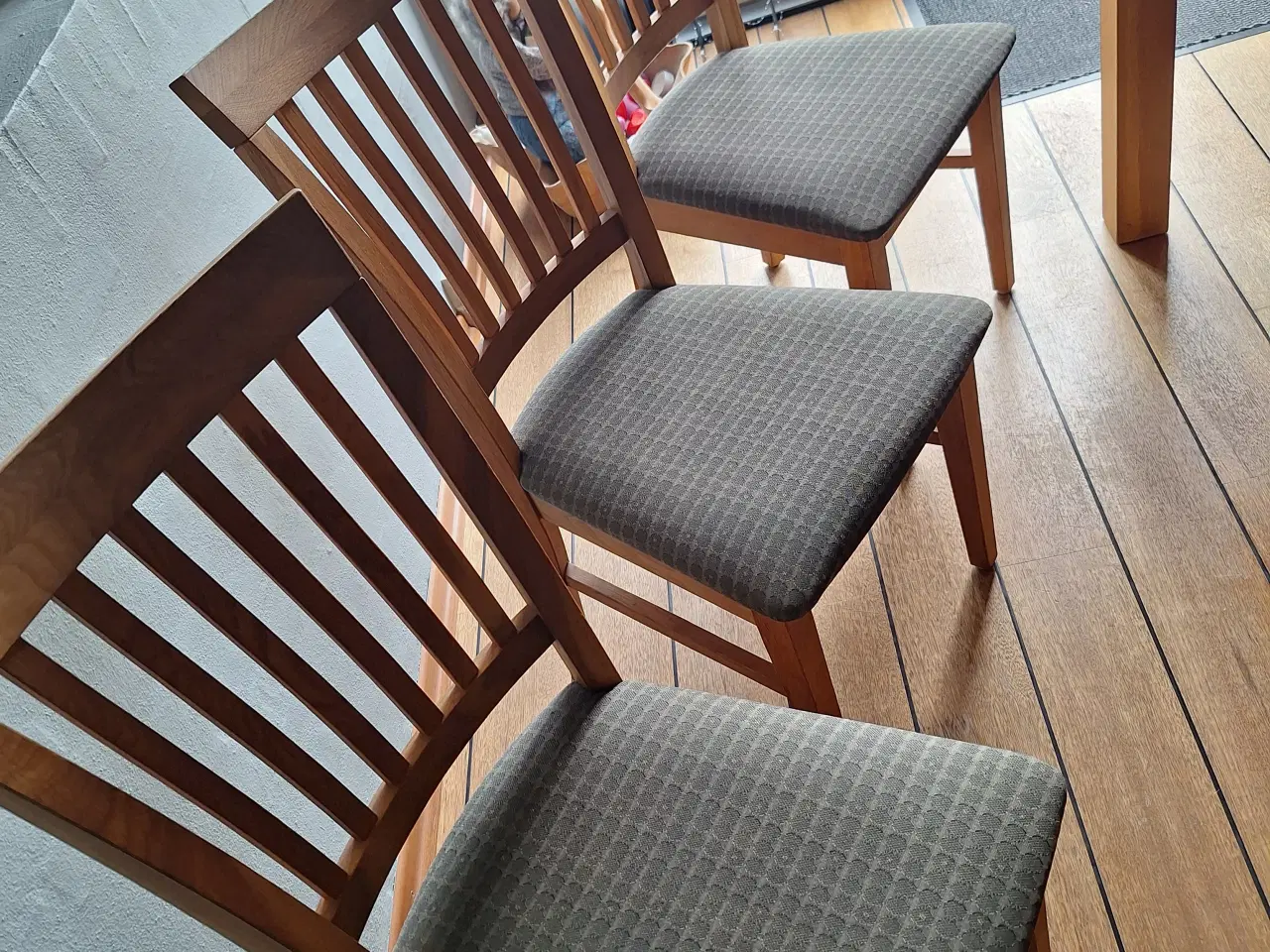 Billede 3 - Spisebord m/6 stole