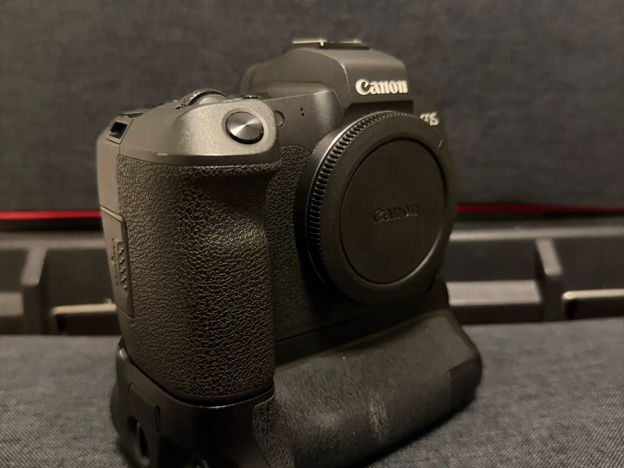 Billede 2 - Canon EOS R med batterigreb og trådløse mikrofoner