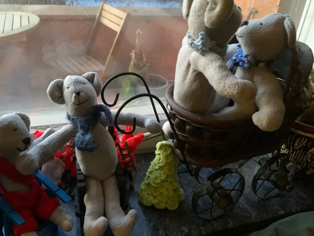 Billede 1 - Håndsyede bløde bamser.