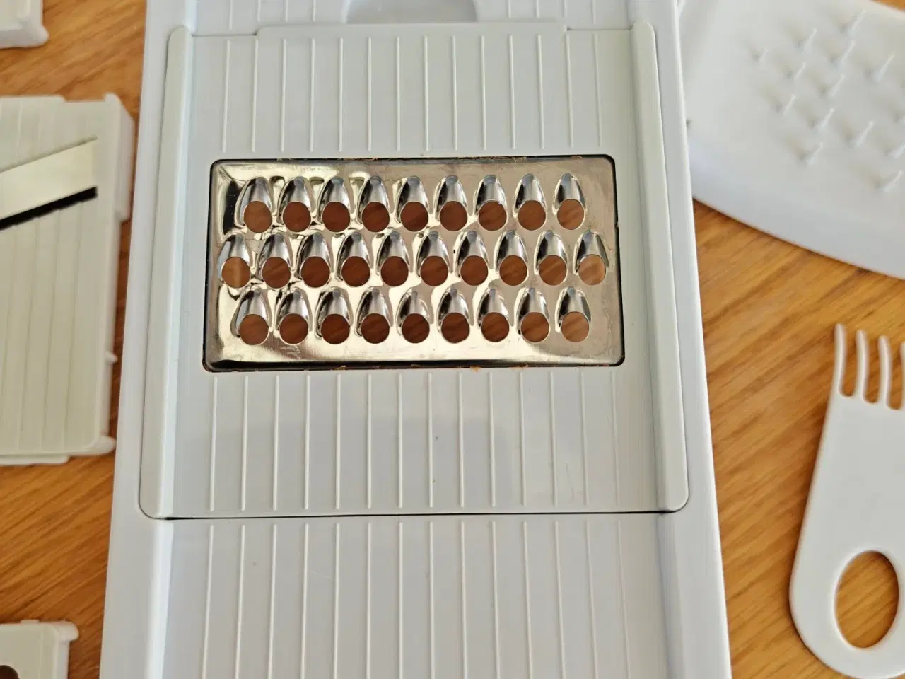 Billede 4 - Rivejern med opsamlinsbeholder