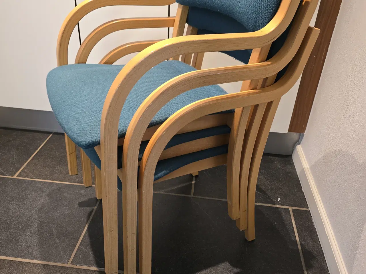 Billede 3 - UDLEJLES - Polstrede stole