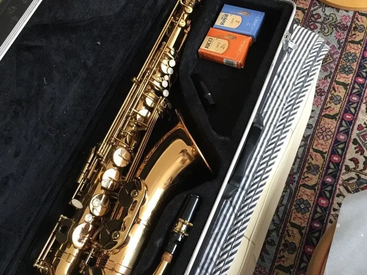 Billede 1 - Købes /Søges Bilig Tenor saxofon