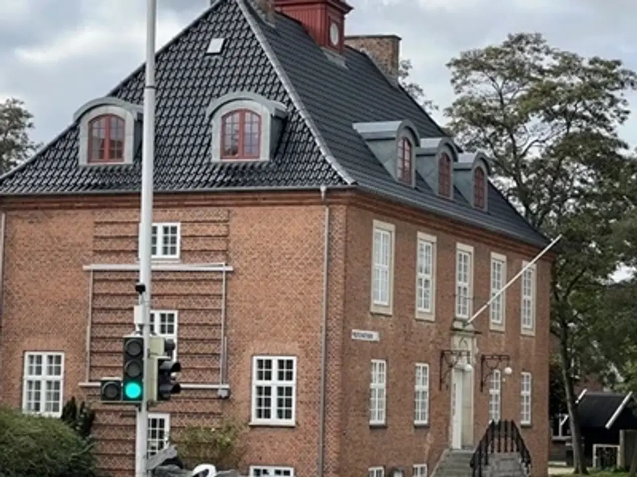 Billede 1 - HERSKABELIGT LEJEMÅL CENTRALT I BIRKERØD