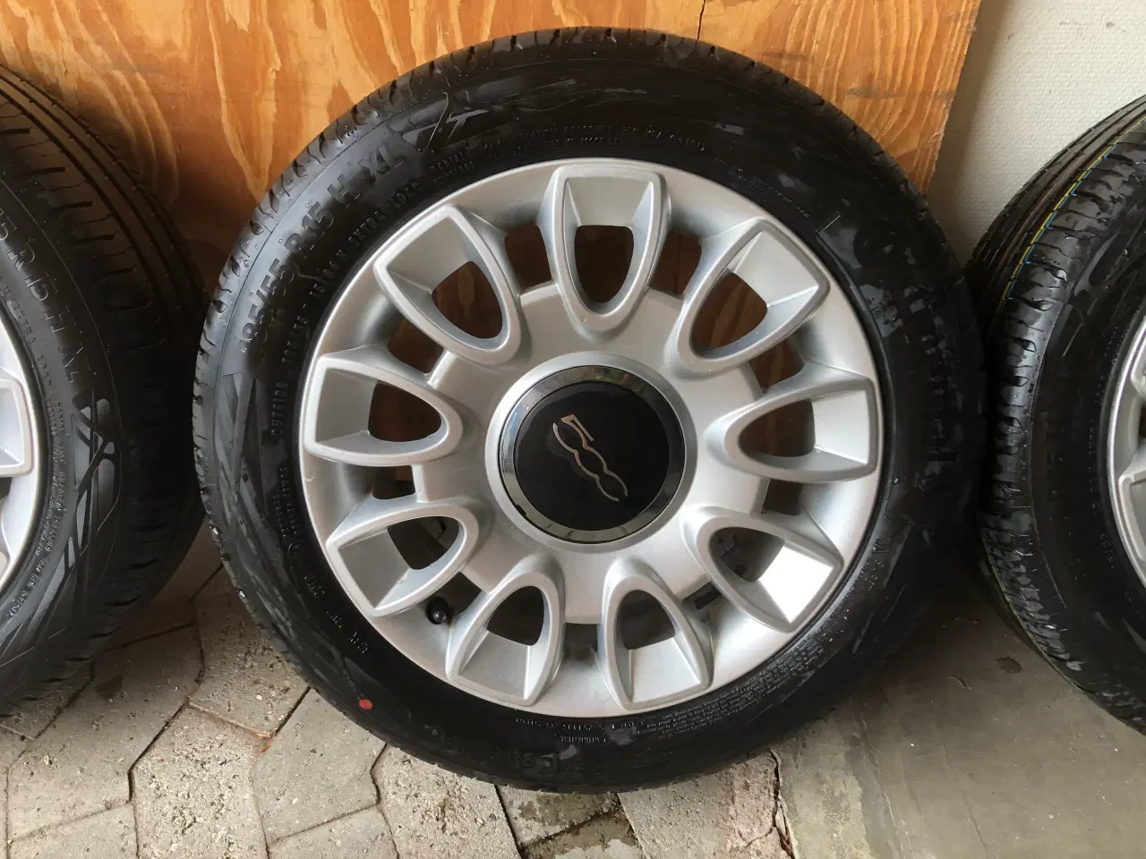 Billede 4 - Originale Fiat 500 Fælge & dæk