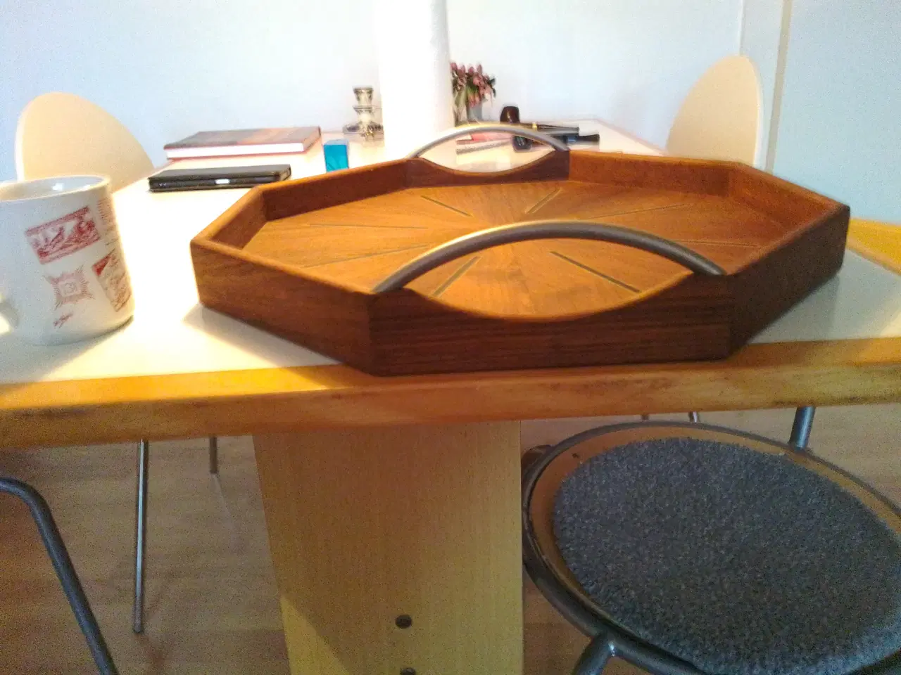 Billede 3 - Ottekantet bakke i massivt træ udlejes også