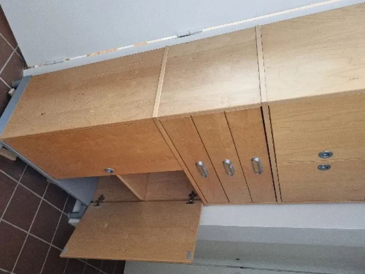 Billede 3 - IKEA Effektiv hjørneskrivebord og kontorskab