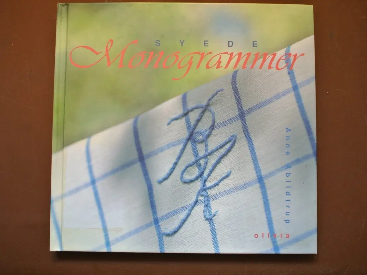 Billede 1 - syede monogrammer, Af anne abildtrup, emne: håndar