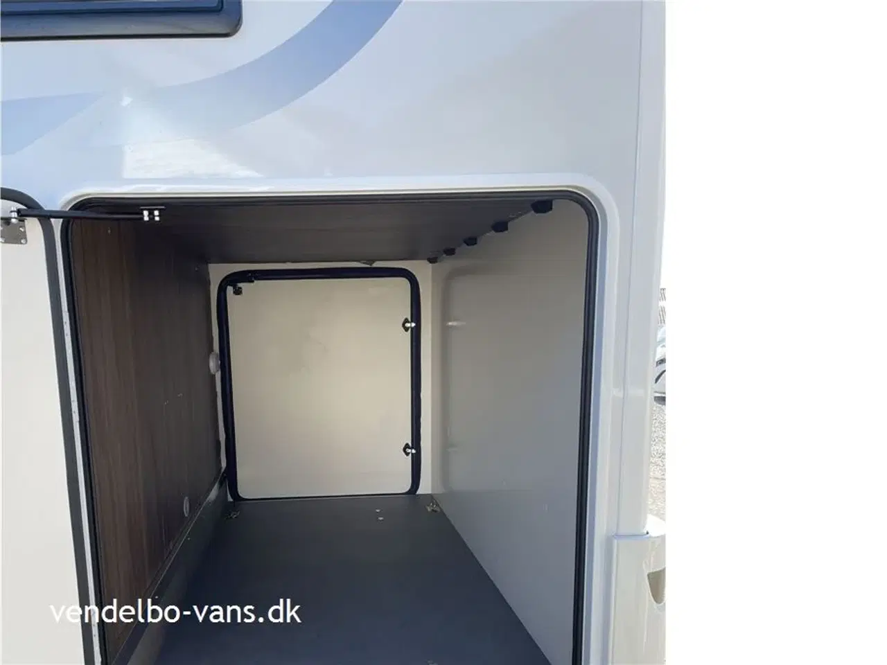 Billede 24 - 2025 - McLouis Nevis 873   Enkeltsenge og stor garage - 180 HK 4400 kg eller 3500 kg totalvægt