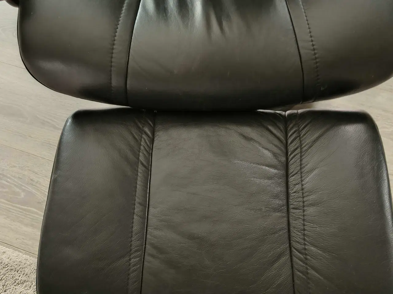 Billede 3 - Stressless sort stol og sort stel.