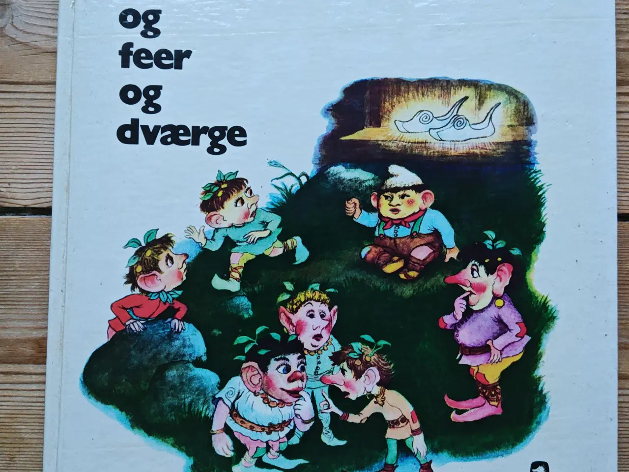 Billede 1 - Eventyr om nisser og feer og dværge BOG fra 1972