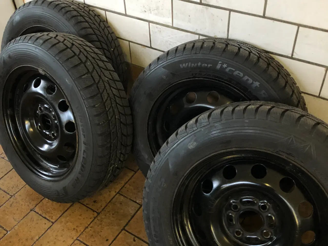 Billede 2 - Vinterhjul komplet på stålfælge