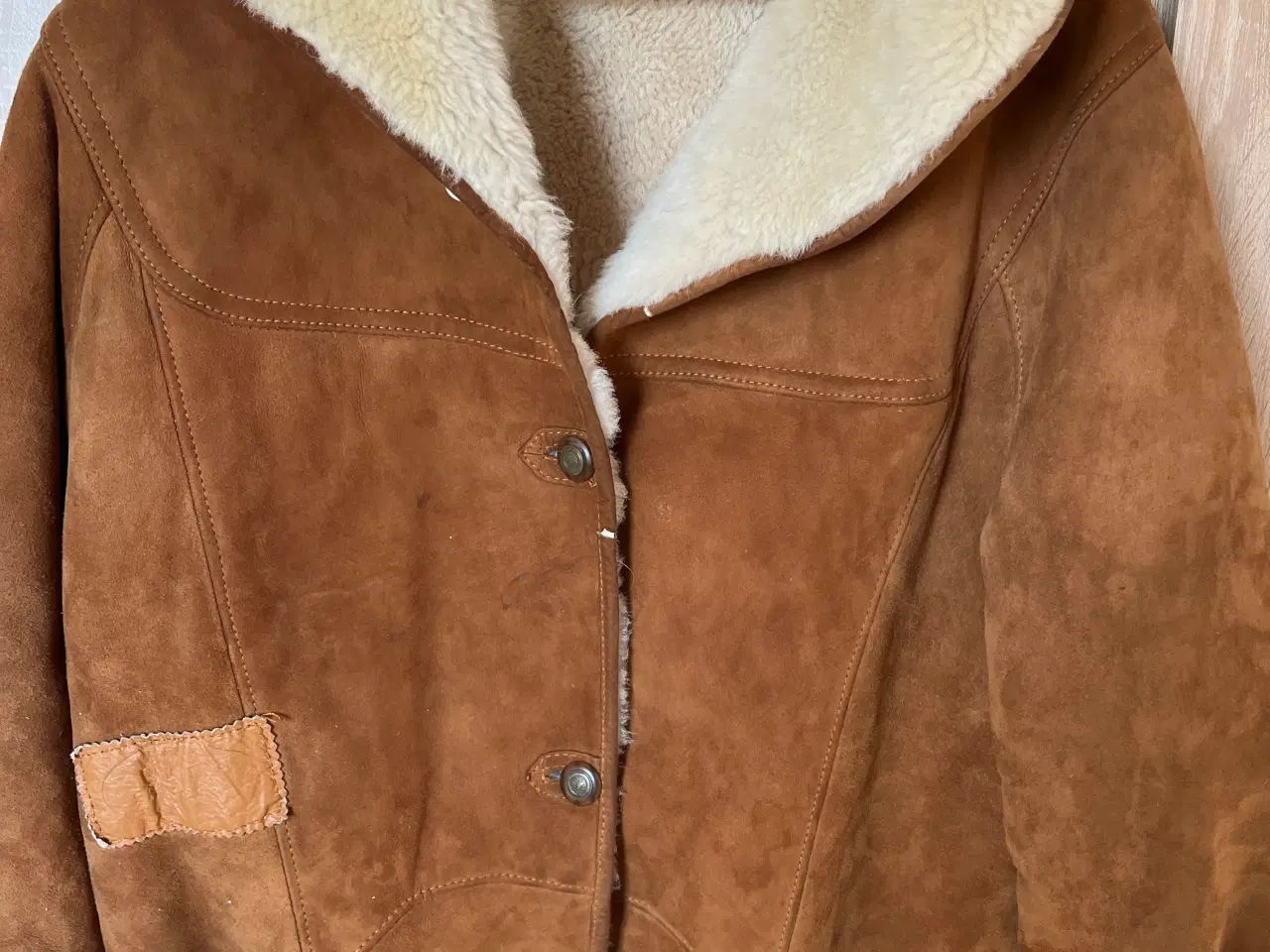 Billede 1 - rulamskindsjakke med en kasket