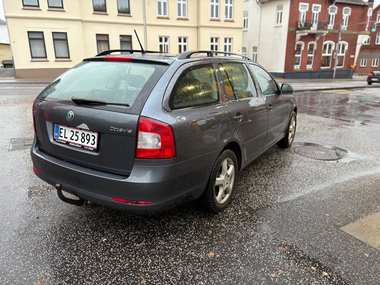 Billede 3 - Nysynet SKODA OCTAVIA ACTIVE COMBI 1,6 TDI  - 2013