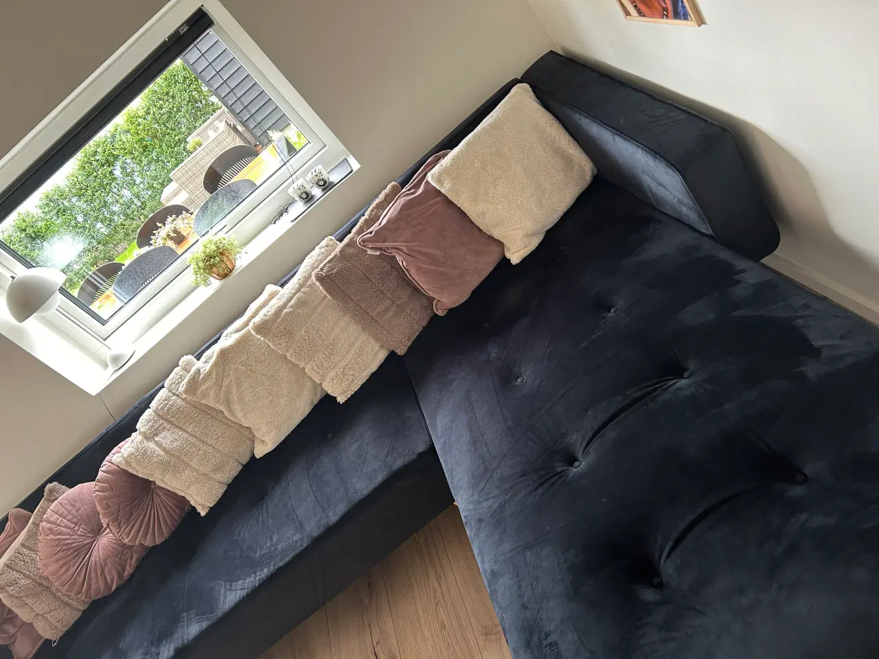 Billede 4 - Sofa i velour 