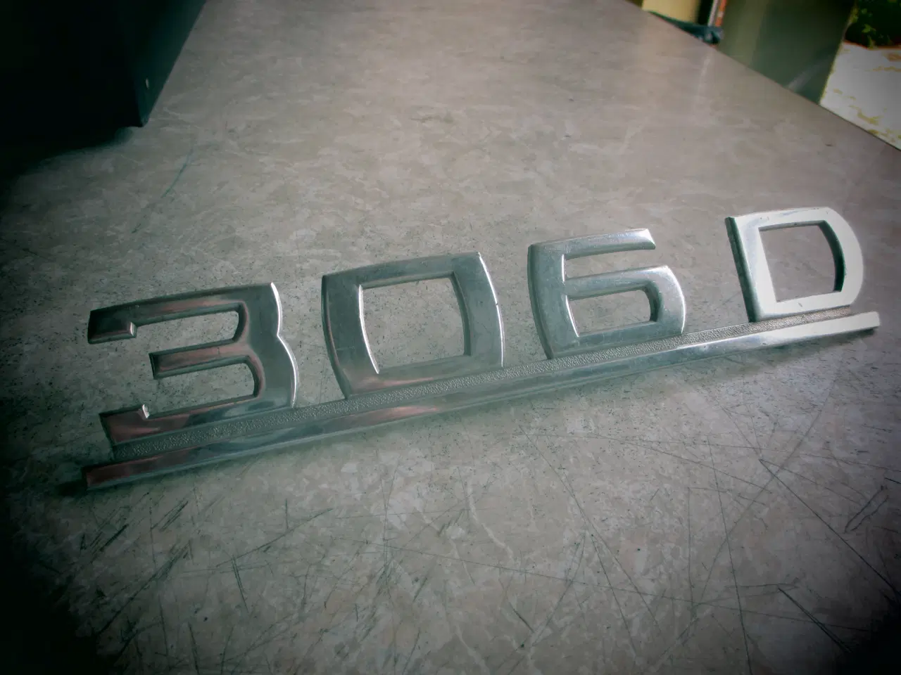 Billede 1 - Brugt  Emblem Mercedes  306 D  