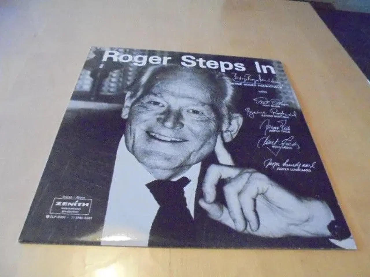 Billede 1 - LP: Roger steps in - Børge Roger Henriksen  