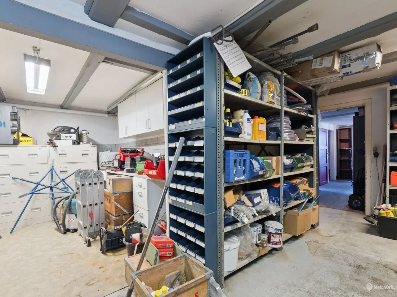 Billede 9 - 3 lejemål til lager. showroom, behandling, kontor m.m. Biladgang til lager –Skiltemulighed mod Grønnevej