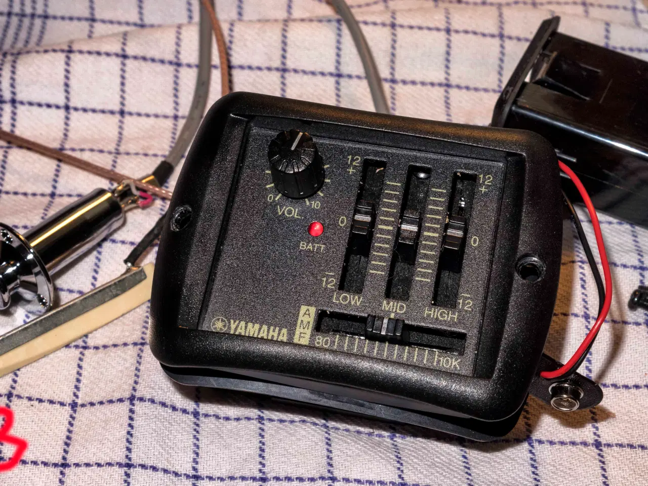 Billede 2 - Guitar Preamp - piezo-pickup med batteriholder. 