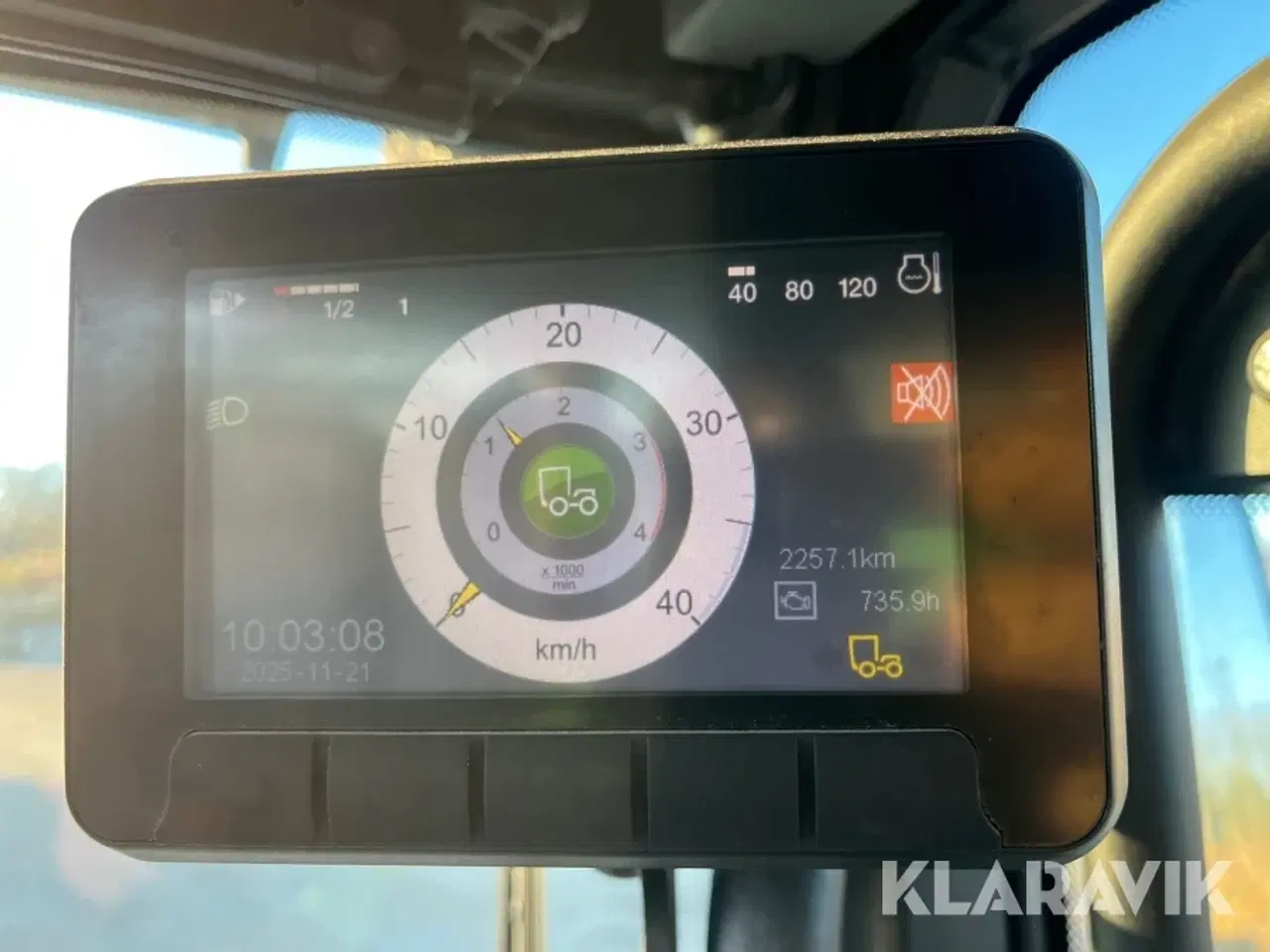 Billede 6 - Redskabsbærer Kärcher MIC 42 med redskaber