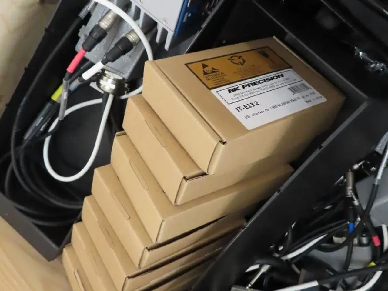 Billede 20 - Palle med rester fra TC ELECTRONIC