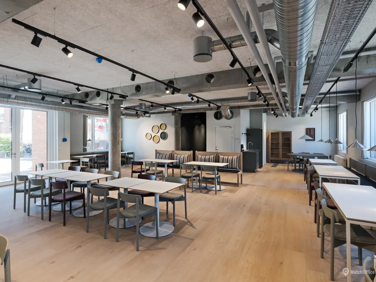 Billede 13 - Nyistandsatte kontorer med udsigt til Østre Gasværk