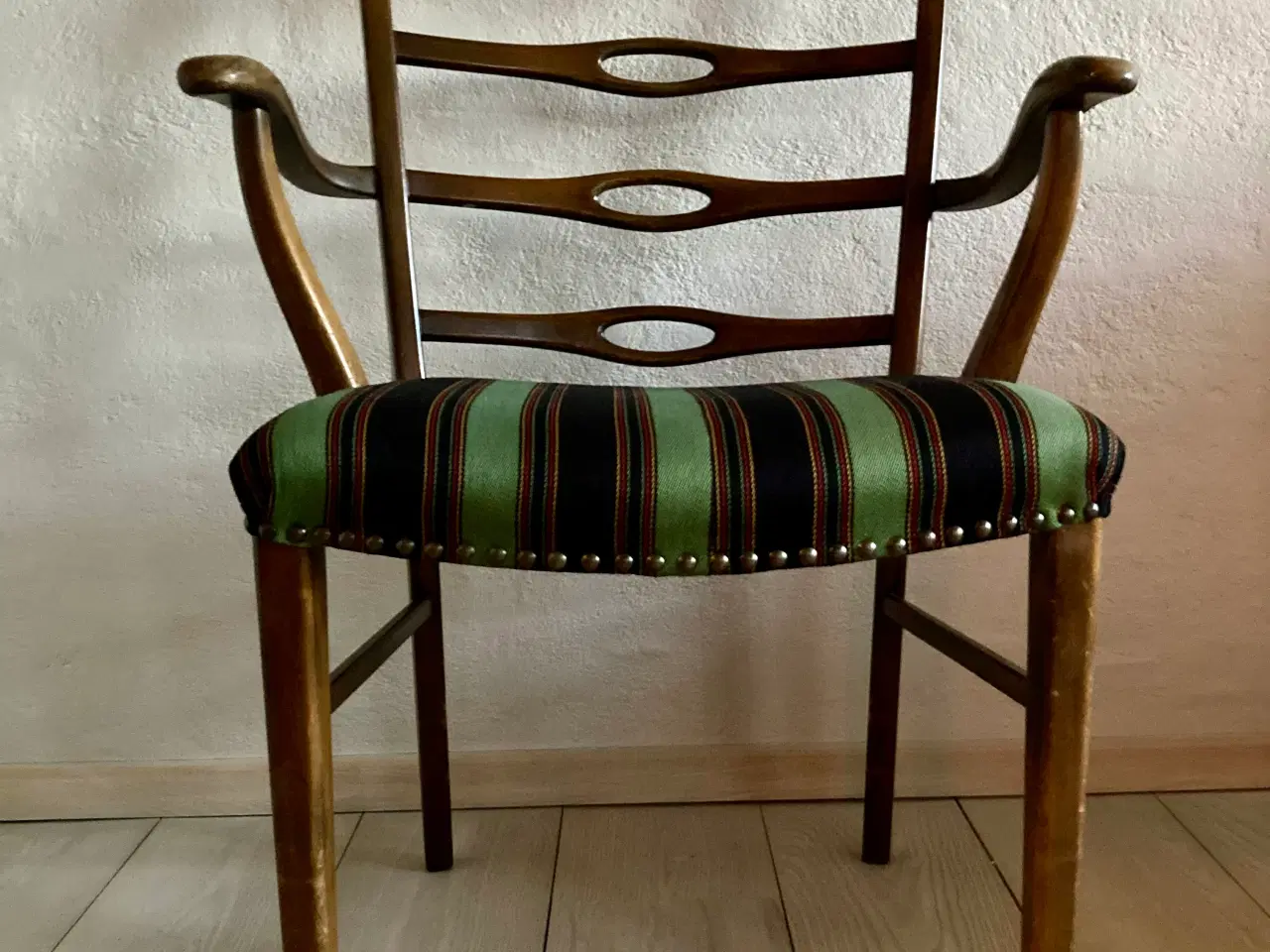 Billede 2 - 60’er stol med armlæn - Dansk design / møbelsnedke