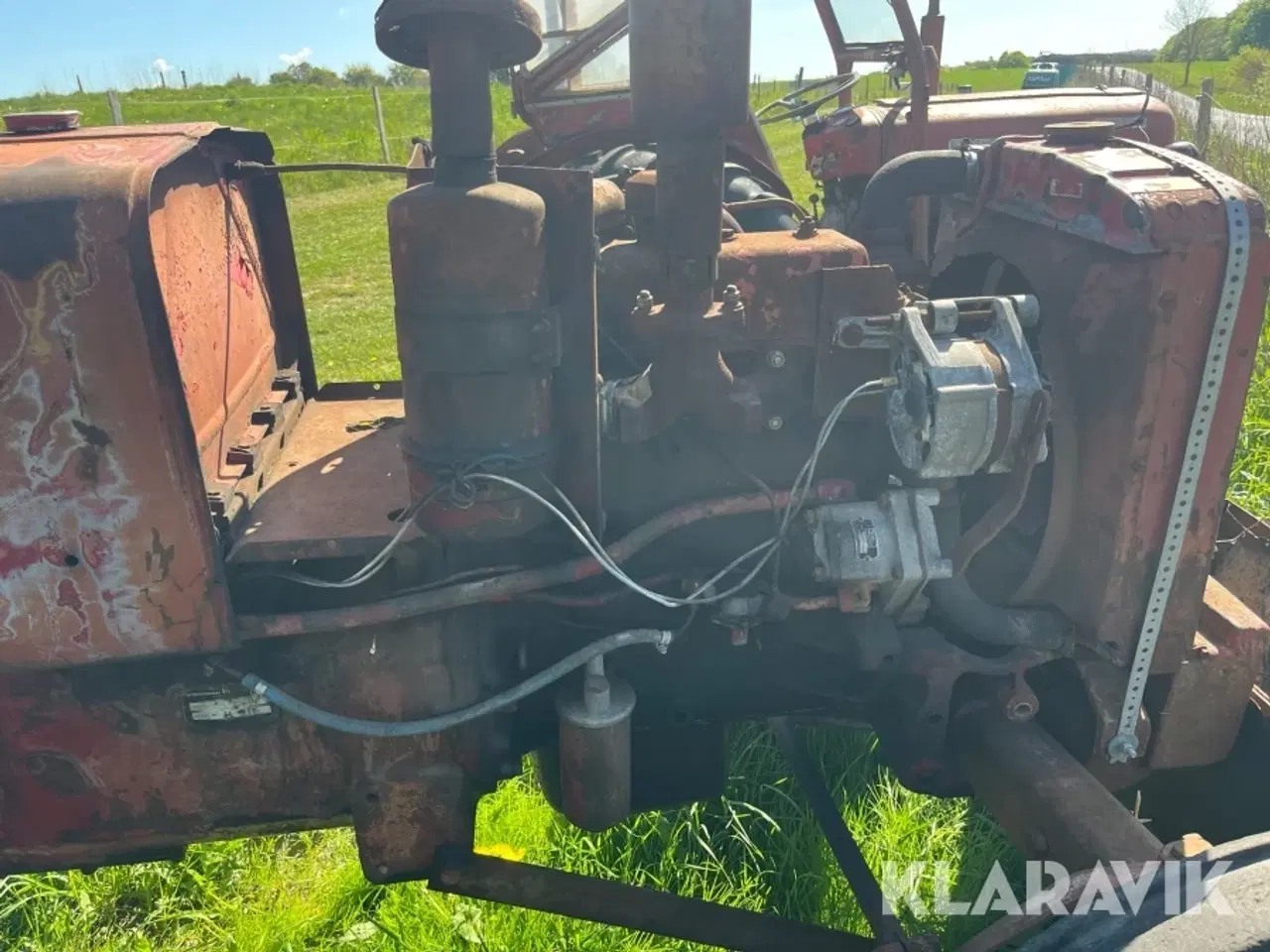 Billede 7 - Veterantraktor IH B414 Diesel uden motorhjelm og liftarme