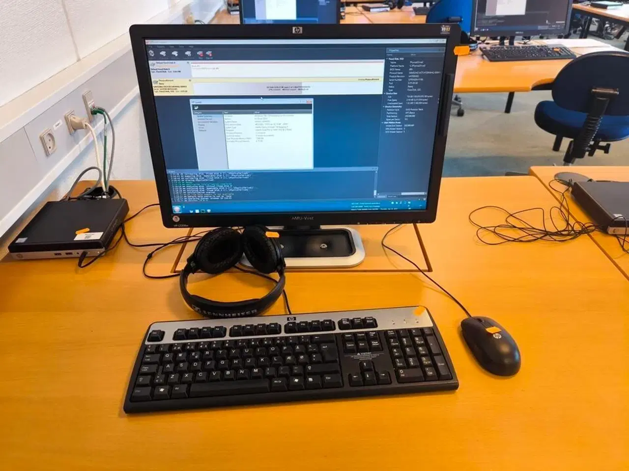 Billede 1 - Skærm 22" m. tastatur HP L2206w (PC medfølger ikke)