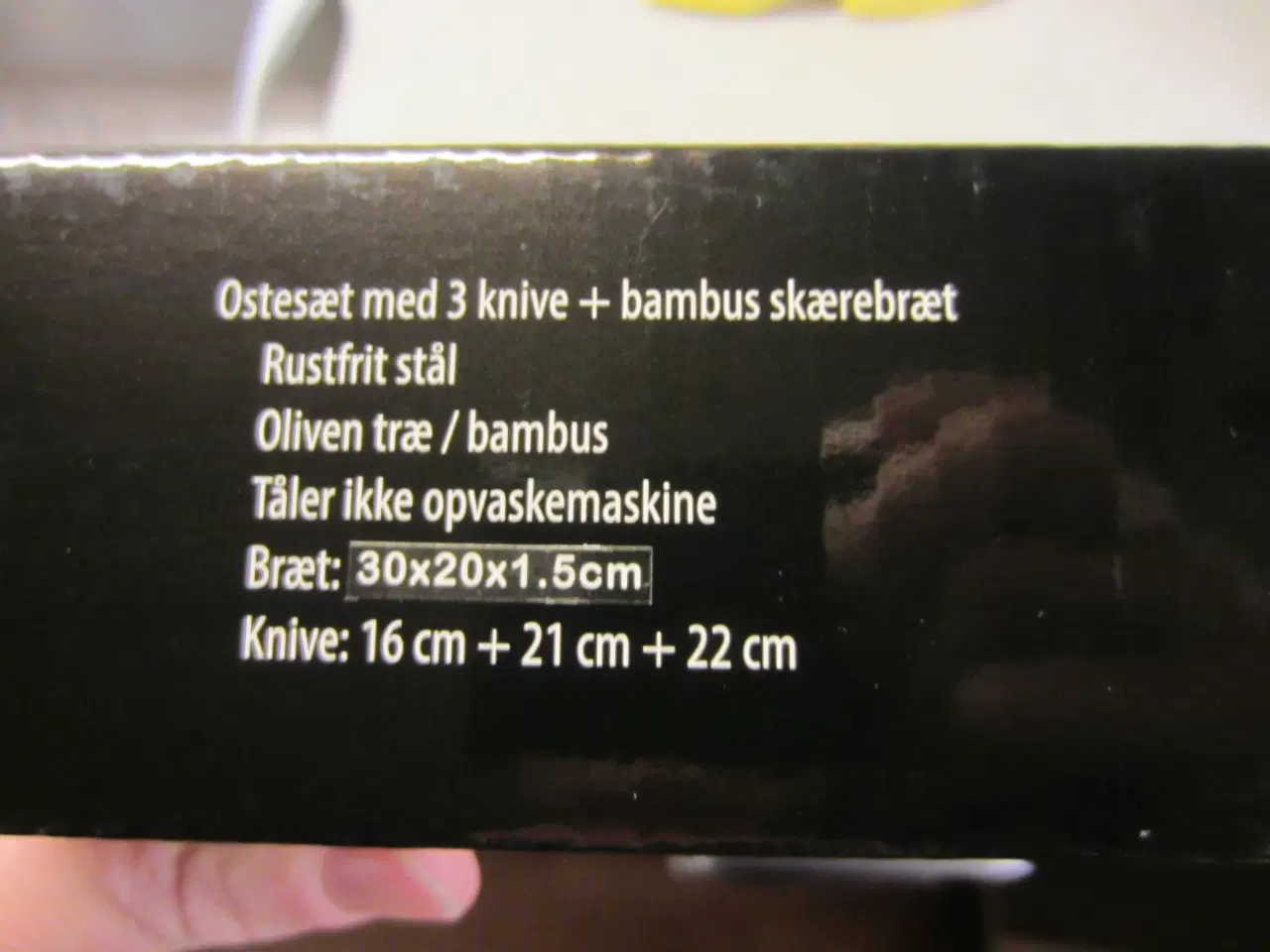 Billede 3 - Tapassæt - 3 Osteknive og Skærebræt