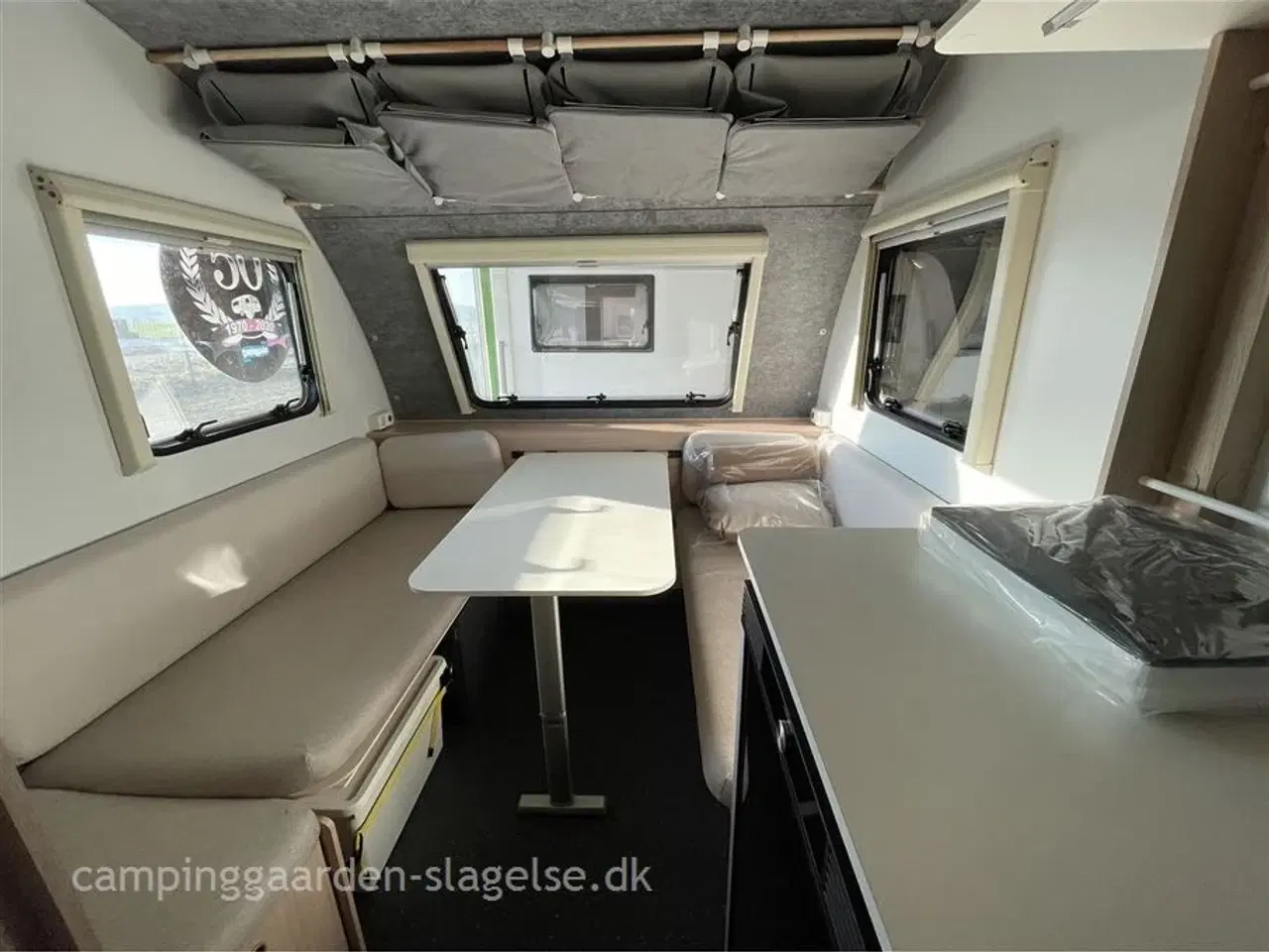 Billede 4 - 2026 - Adria Aviva Lite 360 DK   Let, El-bilvenlig og Perfekt til Sommer – Adria Aviva Lite 360 DK Køjevogn