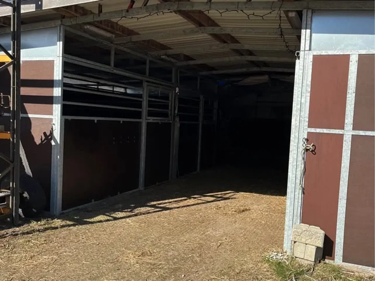 Billede 1 - Udestald med 4 bokse 