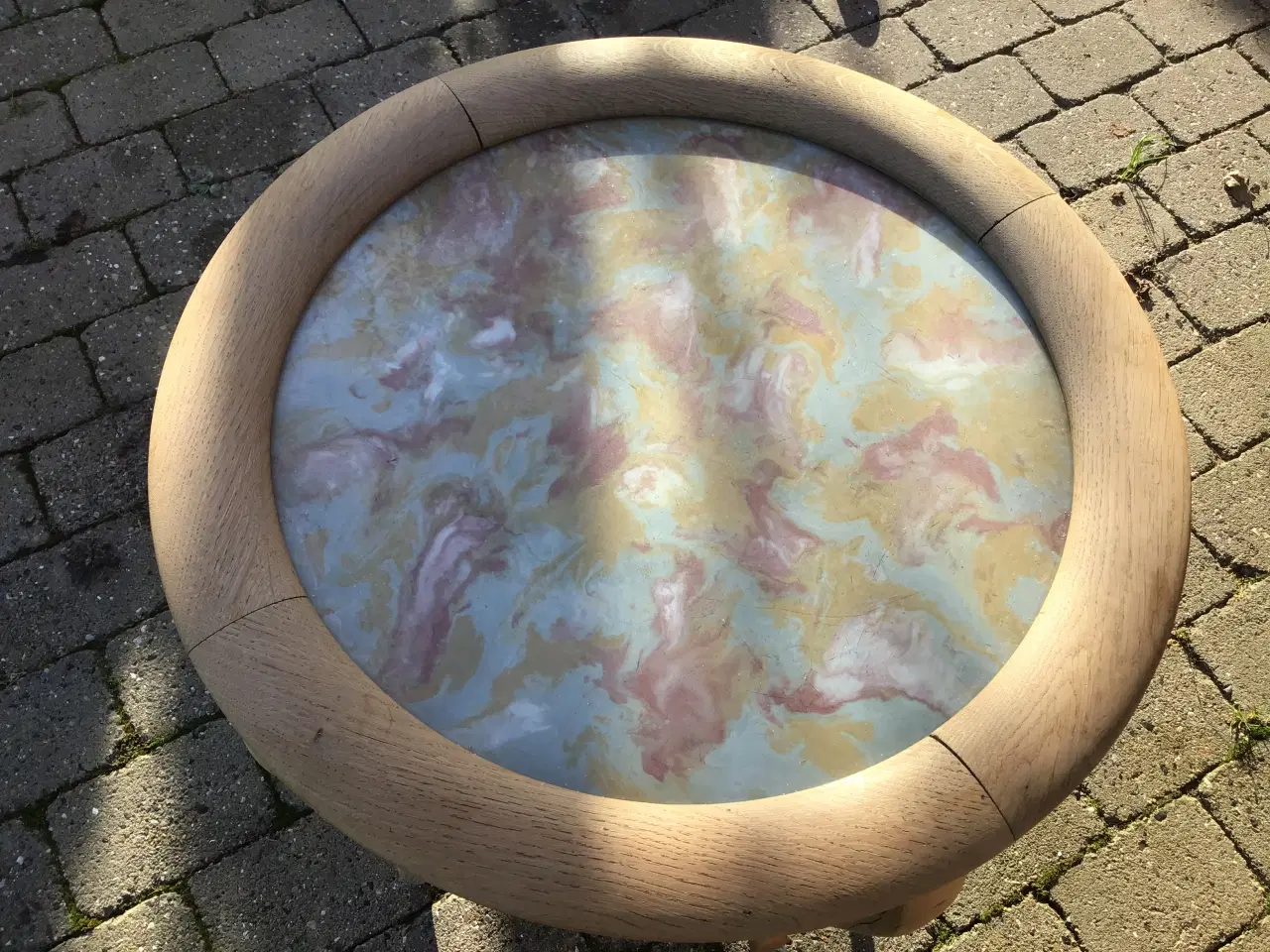 Billede 2 - Ældre rundt bord med glasplade og hylde