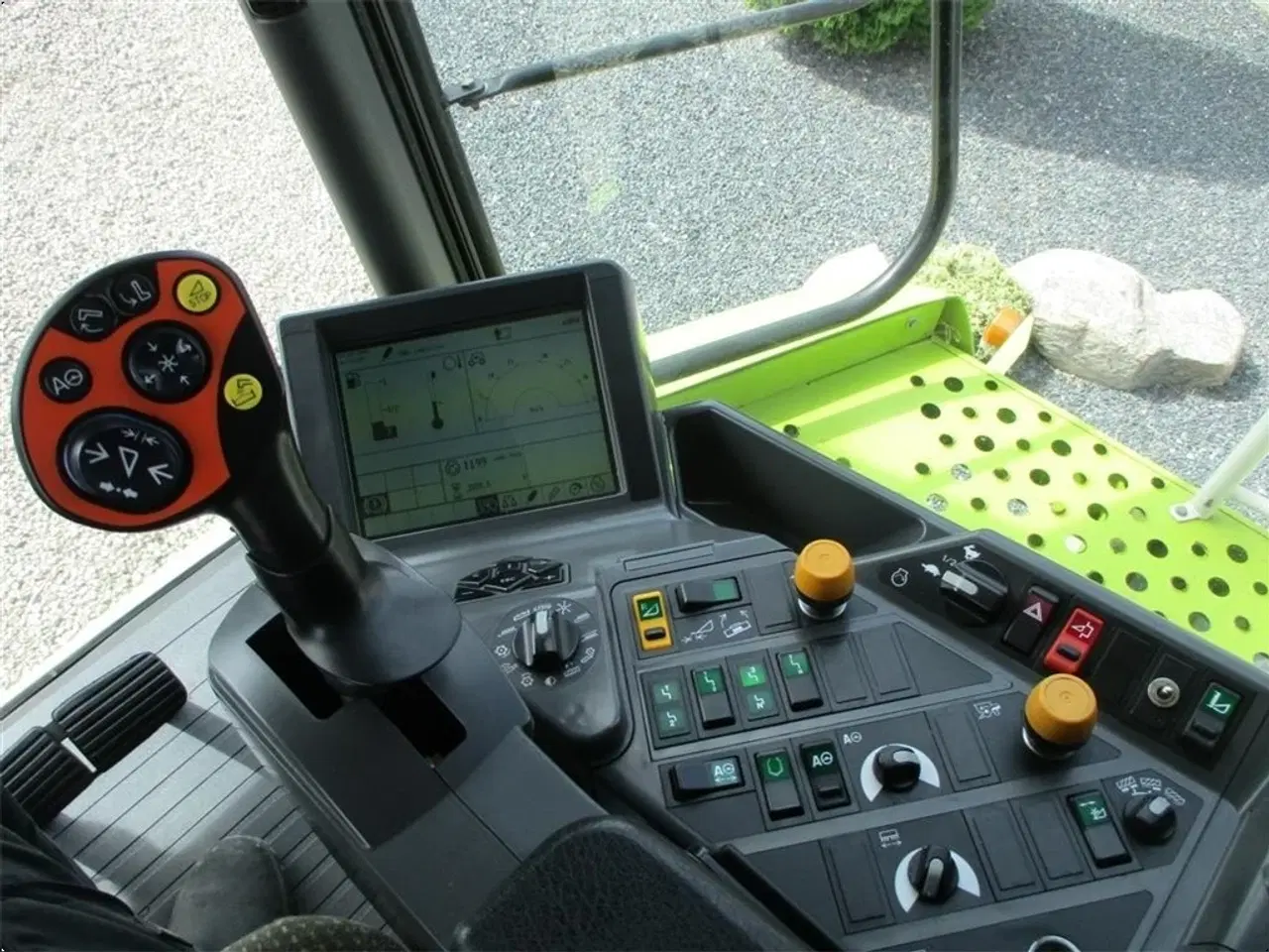 Billede 5 - CLAAS LEXION 570 Klargjort maskine med Vario V900 Skærbord