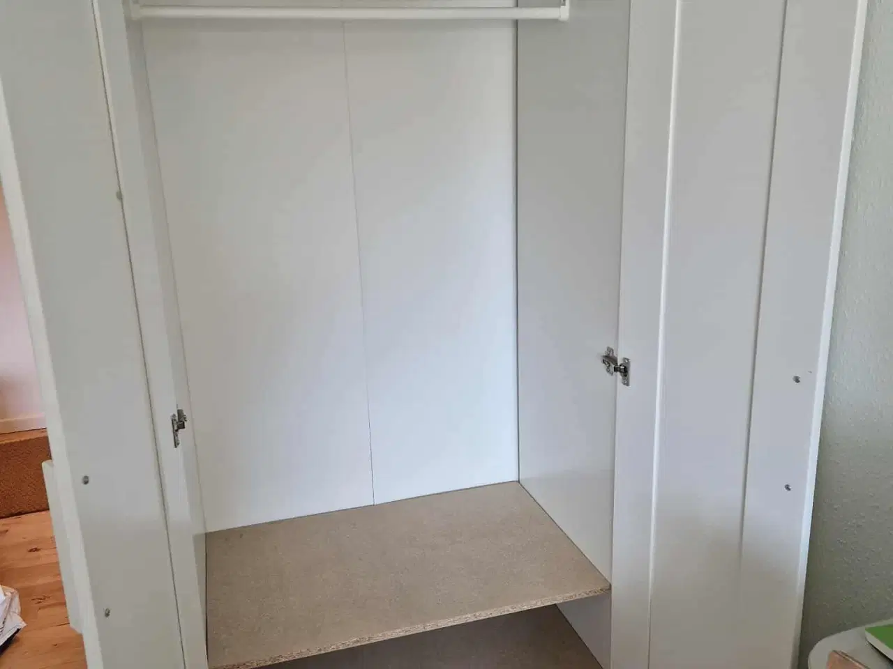 Billede 2 - BRIMNES Gaderobeskab fra Ikea
