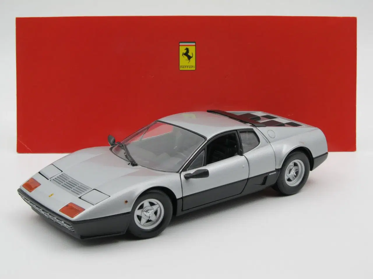 Billede 1 - 1976 Ferrari 512 BB - 1:18 - KYOSHO