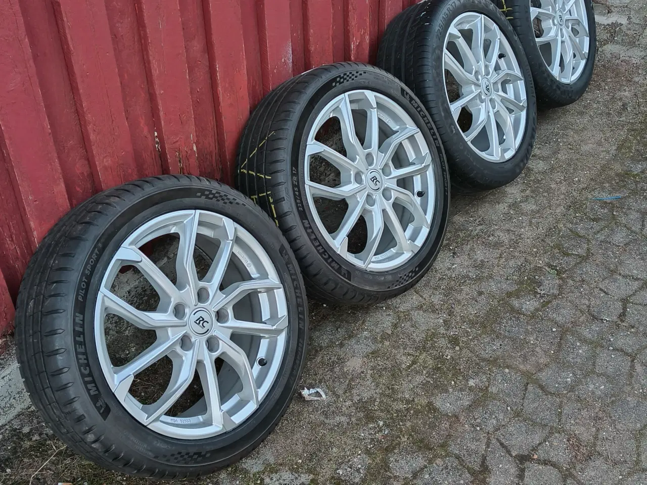 Billede 3 - Vw alufælge med sommerdæk 225/45/17"5x112