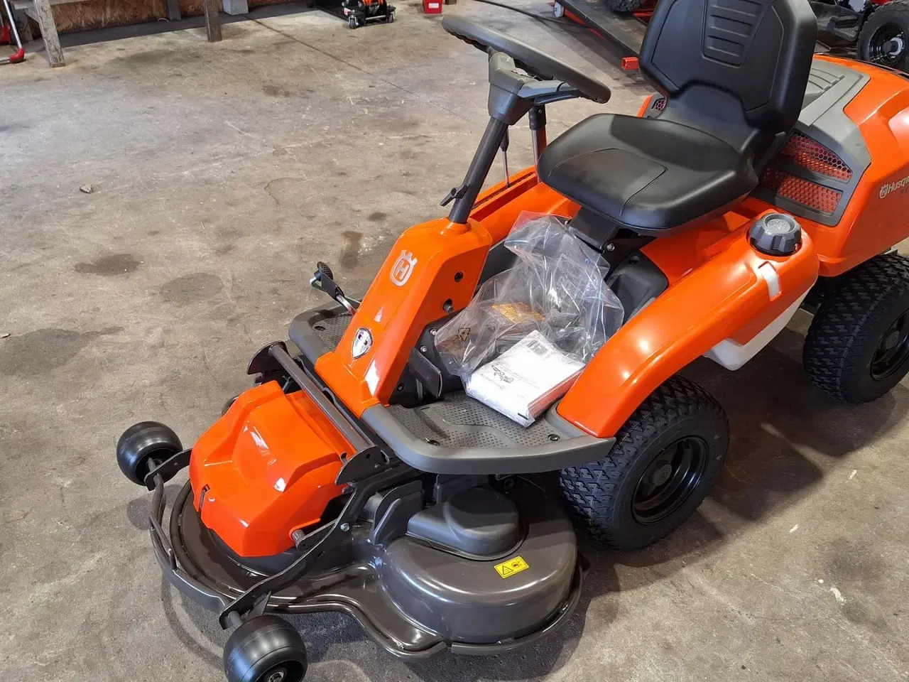 Billede 5 - Husqvarna R 214TC Comfort - 103cm klippebord FABRIKS NY