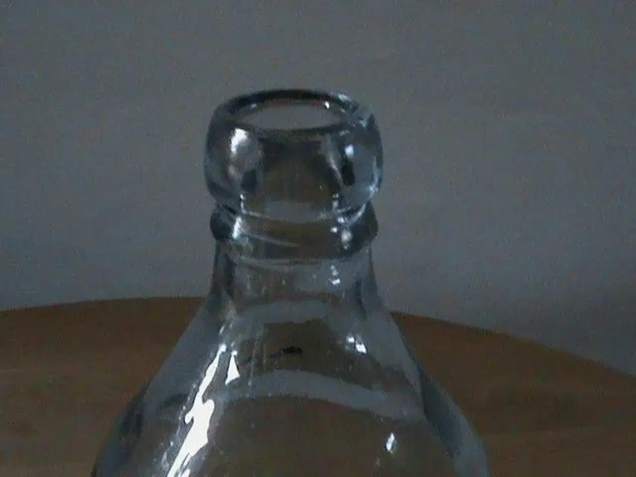 Billede 6 - To antikke firkantede glas flasker