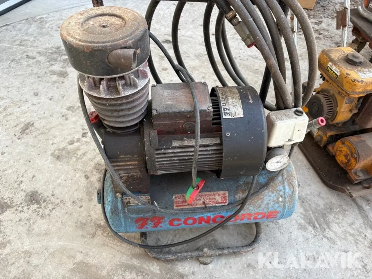 Billede 4 - Blandet lot, pladevibrator,kompressor,Løftevogn, hævesænke vogn.